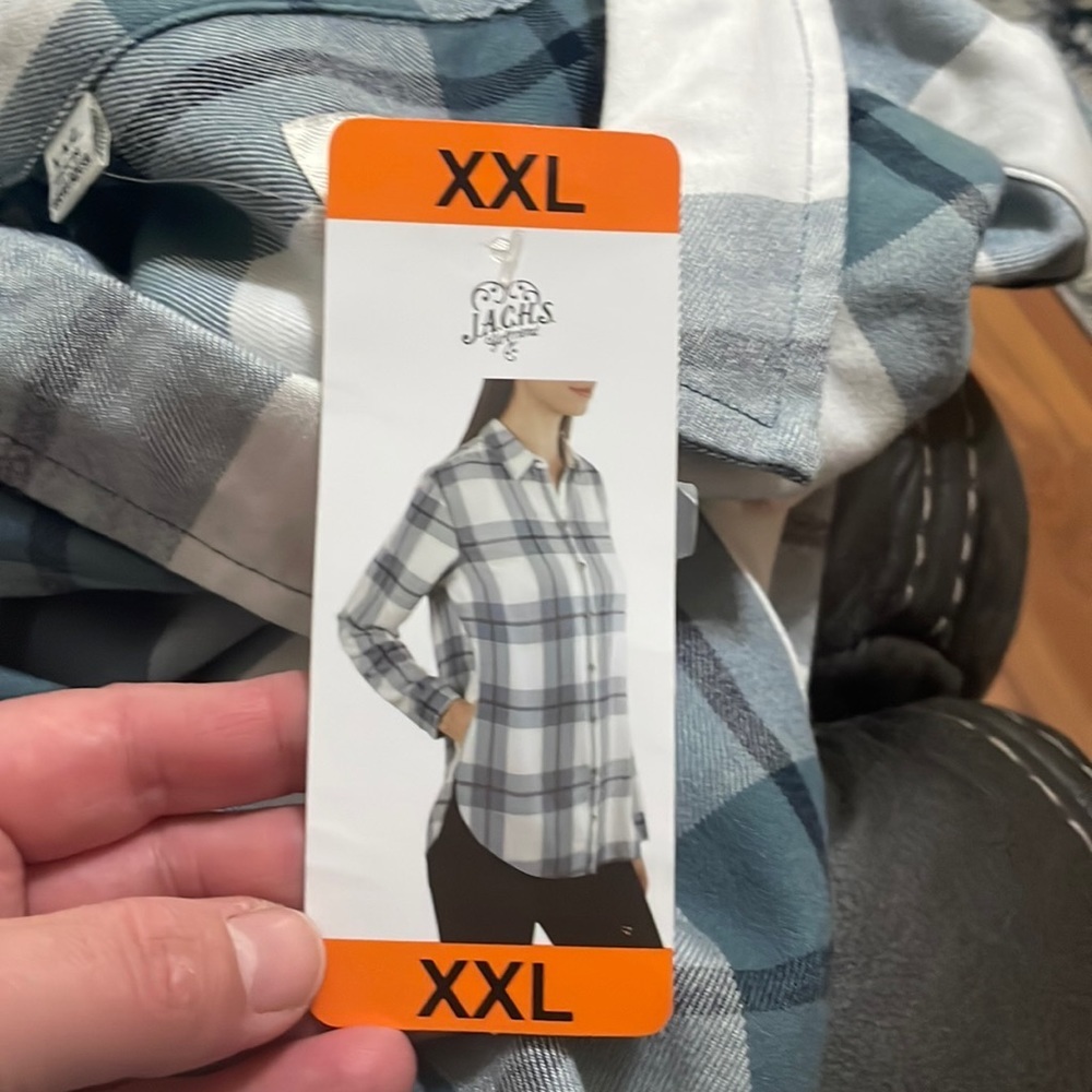 - - Woman’s jacks flannel